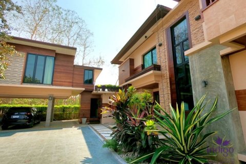 Haus in Chiang Mai, Thailand 6 Schlafzimmer № 162610