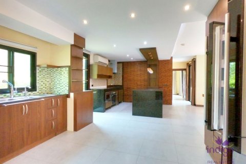 Haus in Chiang Mai, Thailand 6 Schlafzimmer № 162610 - Foto 6