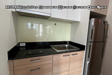 Estudio en el condominio en Khlong Toei, Bangkok, Tailandia № 205718 - foto 14