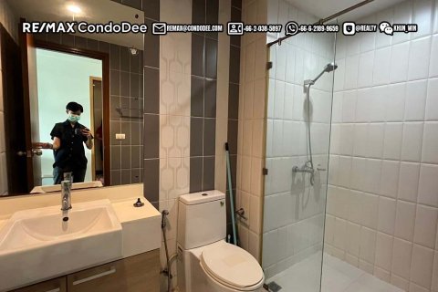 Estudio en el condominio en Khlong Toei, Bangkok, Tailandia № 205718 - foto 11