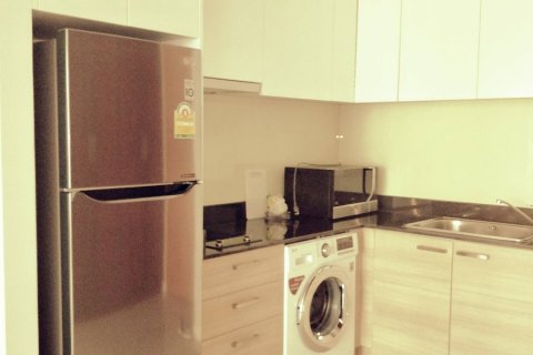 Estudio en el condominio en Khlong Toei, Bangkok, Tailandia № 205718 - foto 7