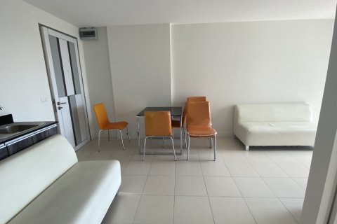 Condominio de 1 dormitorio en Bangkok, Tailandia № 205719 - foto 4