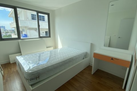 Condominio de 1 dormitorio en Bangkok, Tailandia № 205719 - foto 2