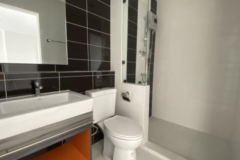 Condominio de 1 dormitorio en Bangkok, Tailandia № 205720 - foto 3