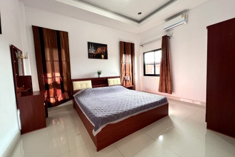 Casa de 3 dormitorios en Bang Lamung, Tailandia № 44889 - foto 14