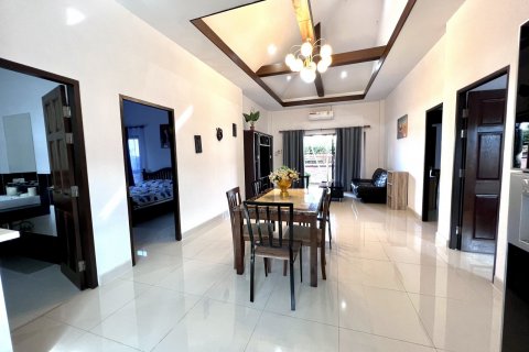 Casa de 3 dormitorios en Bang Lamung, Tailandia № 44889 - foto 11