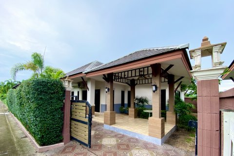 Casa de 3 dormitorios en Bang Lamung, Tailandia № 44889 - foto 2