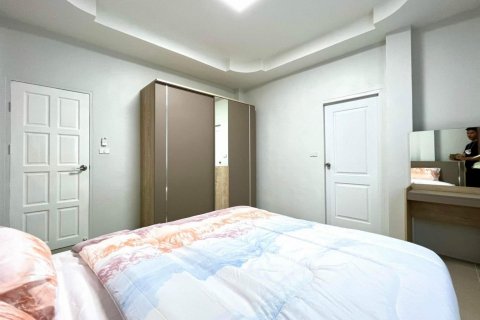 Casa de 3 dormitorios en Pattaya, Tailandia № 46489 - foto 17