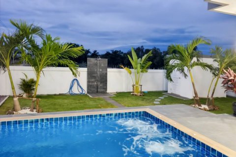 Chalet de 4 dormitorios en Pran Buri, Tailandia № 152613 - foto 4