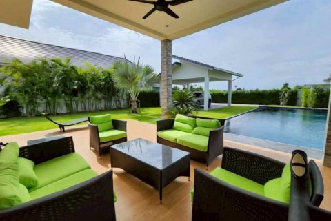 Casa de 4 dormitorios en Hua Hin, Tailandia № 152614 - foto 3