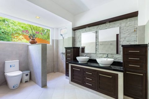 Chalet de 3 dormitorios en Phuket, Tailandia № 118434 - foto 9