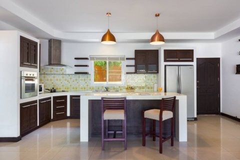 Chalet de 3 dormitorios en Phuket, Tailandia № 118434 - foto 8