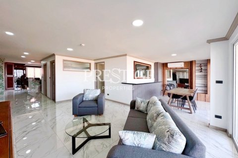 Condominio de 2 dormitorios en Pattaya, Tailandia № 197805 - foto 3
