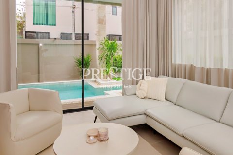 Casa de 3 dormitorios en Pattaya, Tailandia № 197808 - foto 4