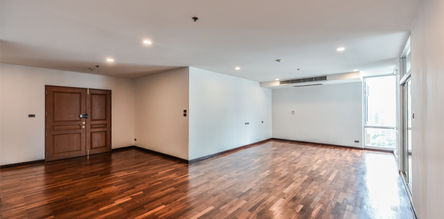 Condominio de 3 dormitorios en Bangkok, Tailandia № 188180