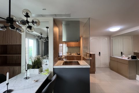 Condominio de 2 dormitorios en Watthana, Bangkok, Tailandia № 200875 - foto 6