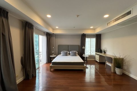 Condominio de 2 dormitorios en Watthana, Bangkok, Tailandia № 200875 - foto 11