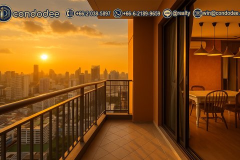 Condo in Watthana, Bangkok, Thailand, 3 bedrooms № 200874