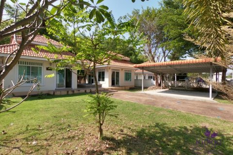 Casa de 2 dormitorios en San Kamphaeng, Tailandia № 205617 - foto 2
