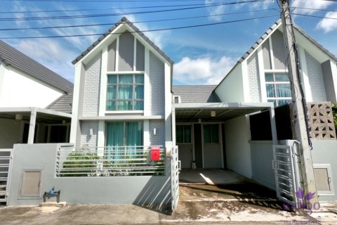 ทาวน์เฮาส์ในSan Sai, ประเทศไทย 2 ห้องนอน № 205618