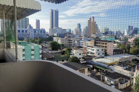 Condo in Phaya Thai, Bangkok, Thailand, 2 bedrooms № 135390 - photo 3