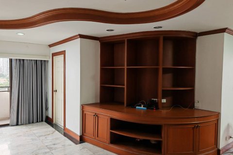 Condo in Phaya Thai, Bangkok, Thailand, 2 bedrooms № 135390 - photo 2
