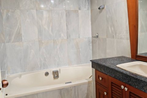 Condo in Phaya Thai, Bangkok, Thailand, 2 bedrooms № 135390 - photo 11
