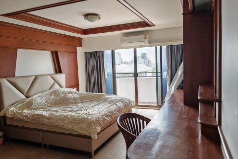 Condo in Phaya Thai, Bangkok, Thailand, 2 bedrooms № 135390 - photo 7