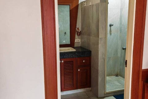 Condo in Phaya Thai, Bangkok, Thailand, 2 bedrooms № 135390 - photo 17