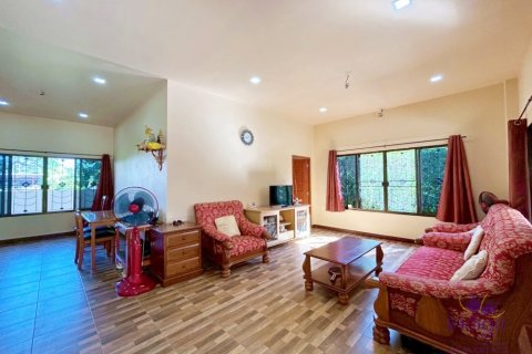 Casa de 3 dormitorios en San Sai, Tailandia № 153935 - foto 4
