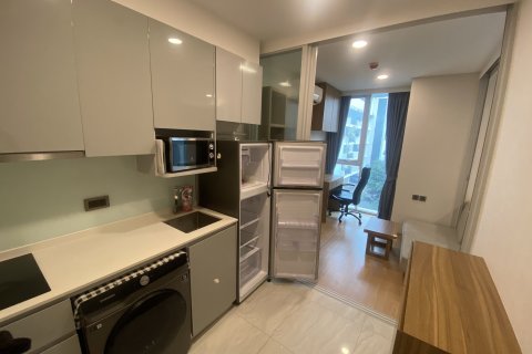 Studio in the Condo in Watthana, Bangkok, Thailand  № 151783
