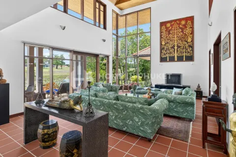 Casa de 4 dormitorios en Phuket, Tailandia № 209582 - foto 5