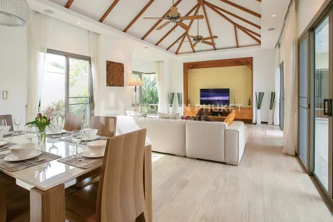 Casa de 3 dormitorios en Rawai, Tailandia № 209583 - foto 4
