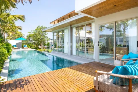 Casa de 5 dormitorios en Phuket, Tailandia № 209585