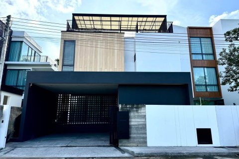 Chalet de 3 dormitorios en Chiang Mai, Tailandia № 155351