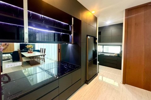 Chalet de 3 dormitorios en Chiang Mai, Tailandia № 155351 - foto 6