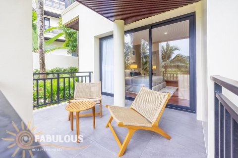 Chalet de 4 dormitorios en Bang Tao, Tailandia № 179382 - foto 5