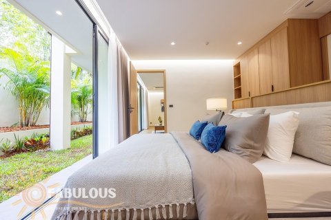 Chalet de 4 dormitorios en Bang Tao, Tailandia № 179382 - foto 10