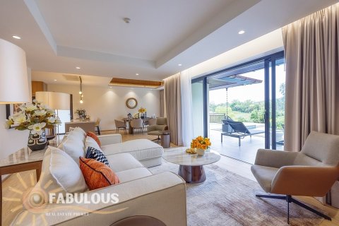 Chalet de 4 dormitorios en Bang Tao, Tailandia № 179382 - foto 3