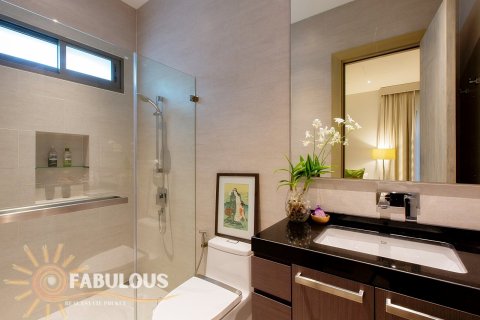 Chalet de 3 dormitorios en Bang Tao, Tailandia № 179384 - foto 5