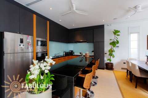 Chalet de 3 dormitorios en Bang Tao, Tailandia № 179384 - foto 10