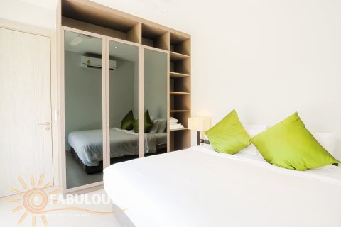 Chalet de 3 dormitorios en Bang Tao, Tailandia № 179383 - foto 6