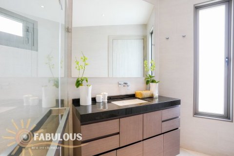 Chalet de 3 dormitorios en Bang Tao, Tailandia № 179383 - foto 3