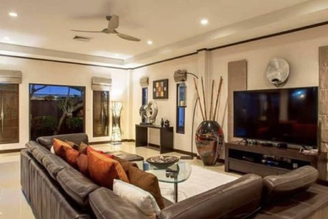 Chalet de 3 dormitorios en Hua Hin, Tailandia № 146933 - foto 3