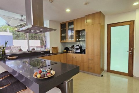 Ático de 4 dormitorios en Kathu, Tailandia № 146935 - foto 7