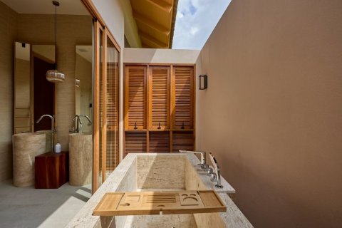 Chalet de 4 dormitorios en Phuket, Tailandia № 140353 - foto 22