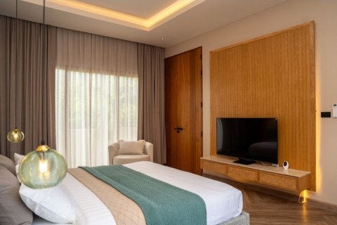 Chalet de 4 dormitorios en Phuket, Tailandia № 140353 - foto 16