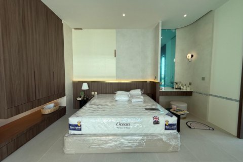 Chalet de 3 dormitorios en Bang Tao, Tailandia № 70780 - foto 11