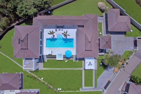 Casa de 4 dormitorios en Hua Hin, Tailandia № 180420