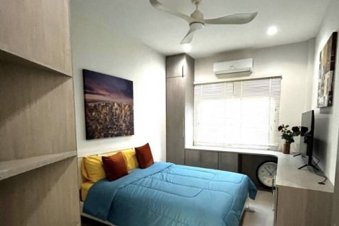 Chalet de 4 dormitorios en Hua Hin, Tailandia № 156280 - foto 4